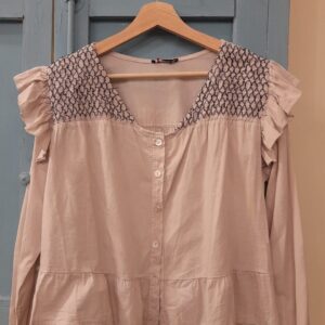 Blusa de algodón en color crema
